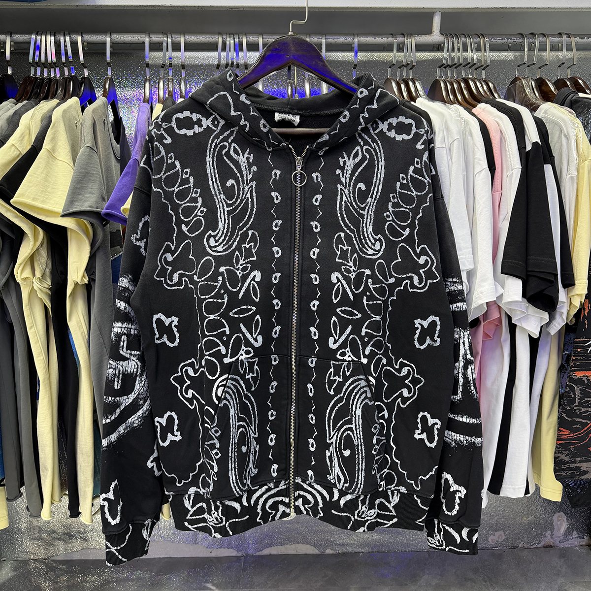 VALE USA Paisley Print Zip Hoodie — context